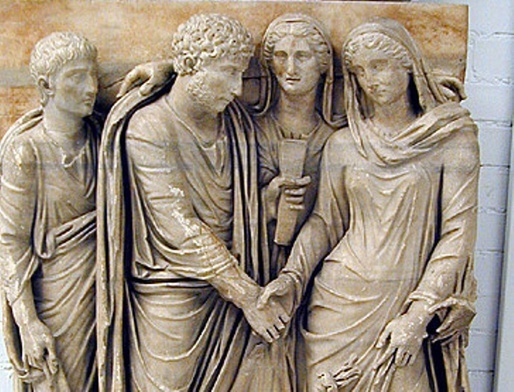 Rzeźba małżonków z czasów starożytnego Rzymu.