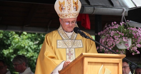 Bp Tadeusz Lityński w obiektywie