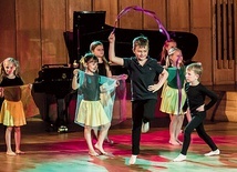 ▼	Mali artyści już po raz drugi zbierali pieniądze dla potrzebujących.