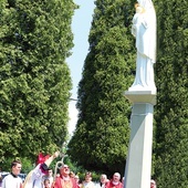 ▲	Poświęcenie figury Matki Bożej.