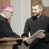 W tym roku dekrety na nowe placówki i do nowych zadań duszpasterskich odebrało 58 kapłanów diecezji warszawsko-praskiej
