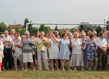 Mieszkańcy zgromadzili się w miejscu, gdzie 20 lat temu Eucharystię sprawował święty papież.