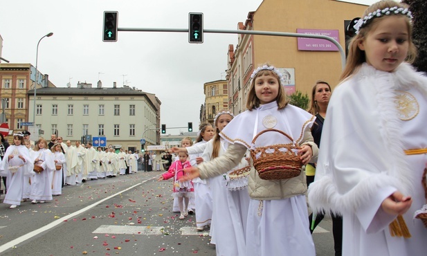 Katowice. Centralna procesja Bożego Ciała