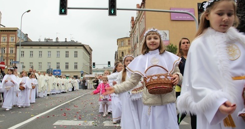 Katowice. Centralna procesja Bożego Ciała