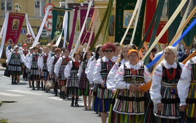 Procesja eucharystyczna w uroczystość Najświętszego Ciała i Krwi Chrystusa.