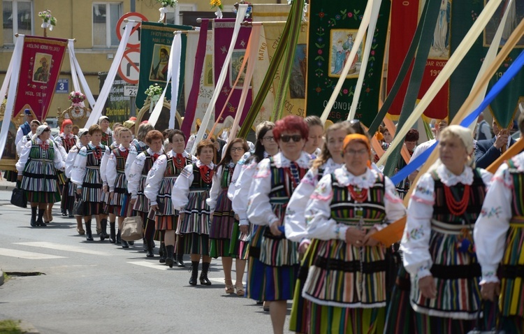 Procesja eucharystyczna w uroczystość Najświętszego Ciała i Krwi Chrystusa.