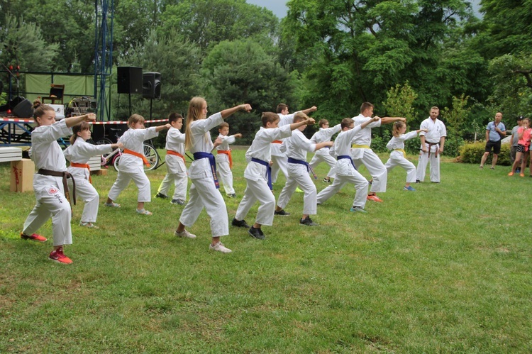 Festyn parafialny w Zbylitowskiej Górze