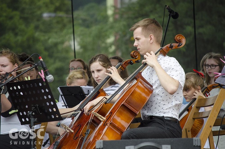 Marsz dla życia i rodziny i koncert w Nowej Rudzie