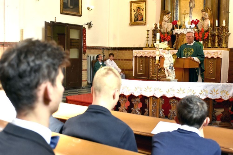 Zakończenie roku w Katolickim Niepublicznym Gimnazjum im. ks. Franciszka Blachnickiego w Świdnicy