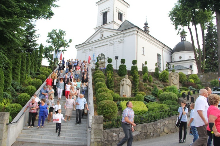 Błogosławieństwo kaplicy cmentarnej i odnowionych organów w Podegrodziu