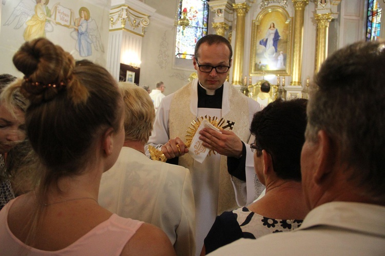 Błogosławieństwo kaplicy cmentarnej i odnowionych organów w Podegrodziu