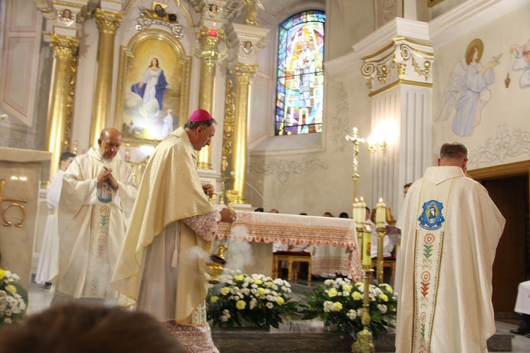 Błogosławieństwo kaplicy cmentarnej i odnowionych organów w Podegrodziu