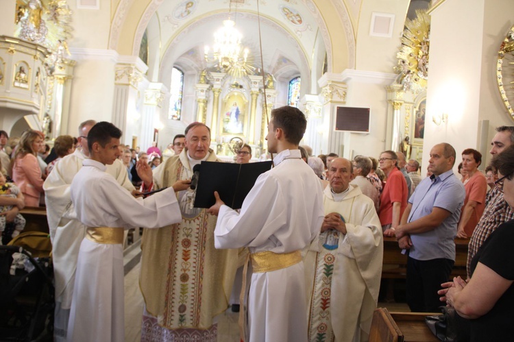 Błogosławieństwo kaplicy cmentarnej i odnowionych organów w Podegrodziu