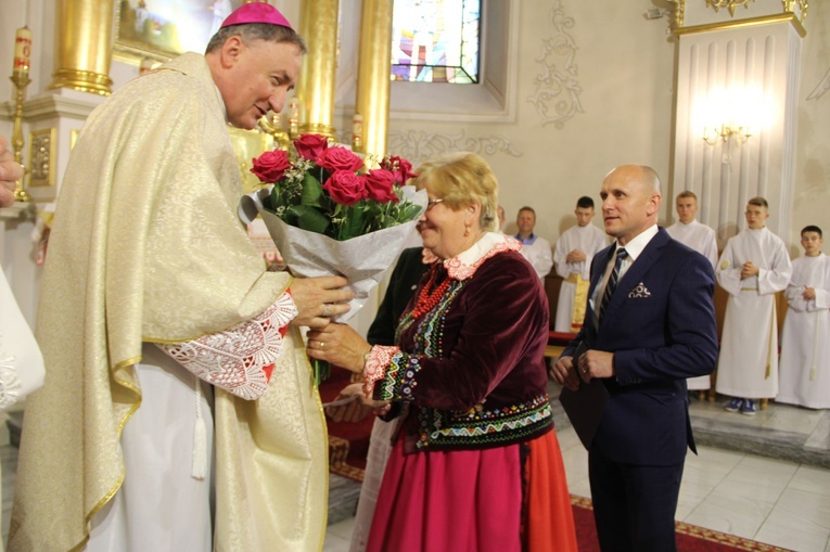 Błogosławieństwo kaplicy cmentarnej i odnowionych organów w Podegrodziu
