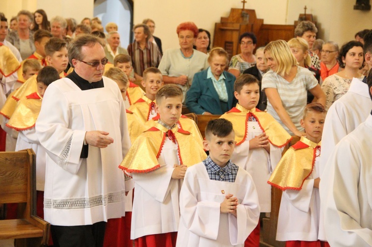 Błogosławieństwo kaplicy cmentarnej i odnowionych organów w Podegrodziu