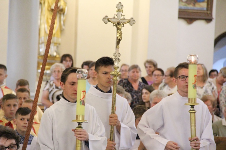 Błogosławieństwo kaplicy cmentarnej i odnowionych organów w Podegrodziu
