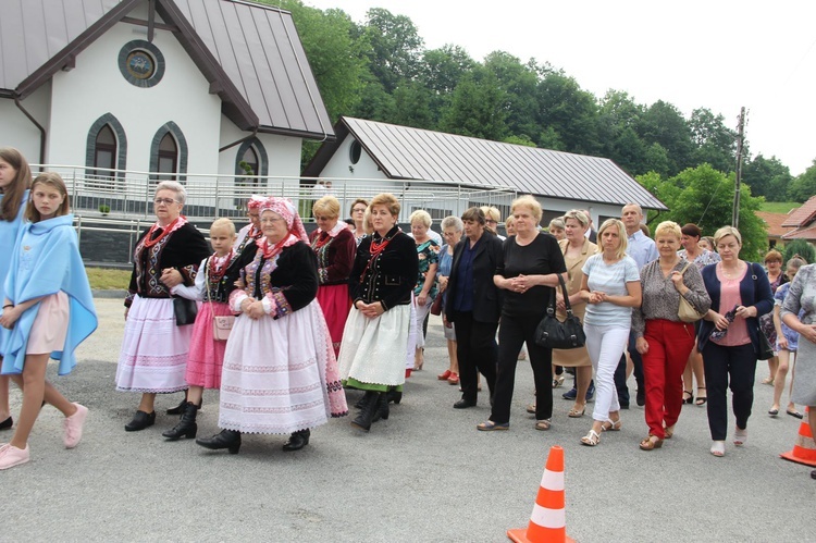 Błogosławieństwo kaplicy cmentarnej i odnowionych organów w Podegrodziu