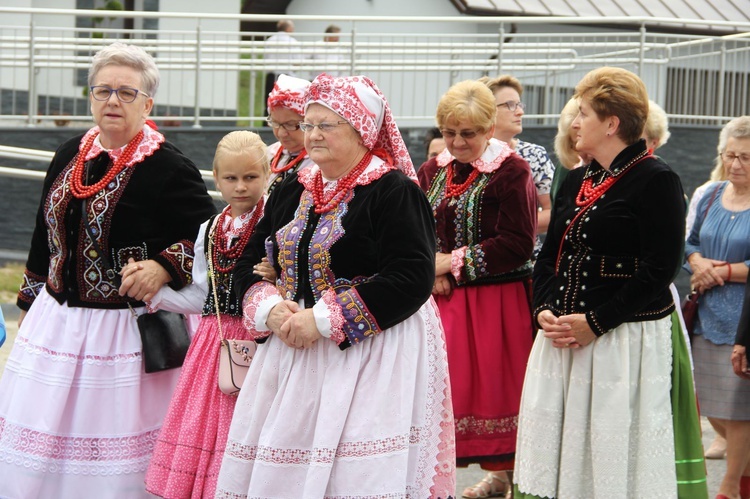 Błogosławieństwo kaplicy cmentarnej i odnowionych organów w Podegrodziu