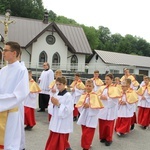 Błogosławieństwo kaplicy cmentarnej i odnowionych organów w Podegrodziu