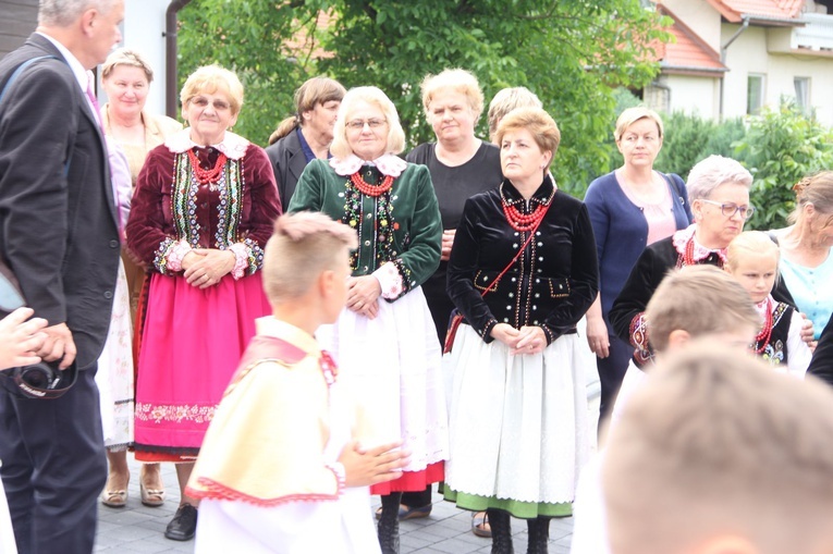 Błogosławieństwo kaplicy cmentarnej i odnowionych organów w Podegrodziu