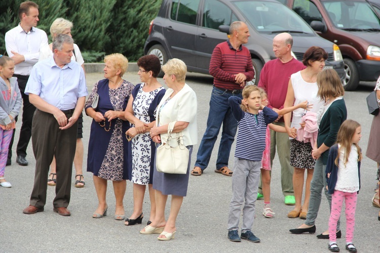 Błogosławieństwo kaplicy cmentarnej i odnowionych organów w Podegrodziu