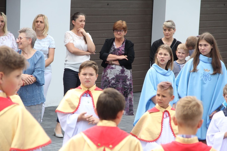 Błogosławieństwo kaplicy cmentarnej i odnowionych organów w Podegrodziu