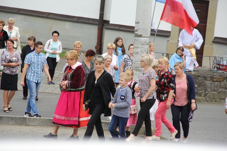 Błogosławieństwo kaplicy cmentarnej i odnowionych organów w Podegrodziu