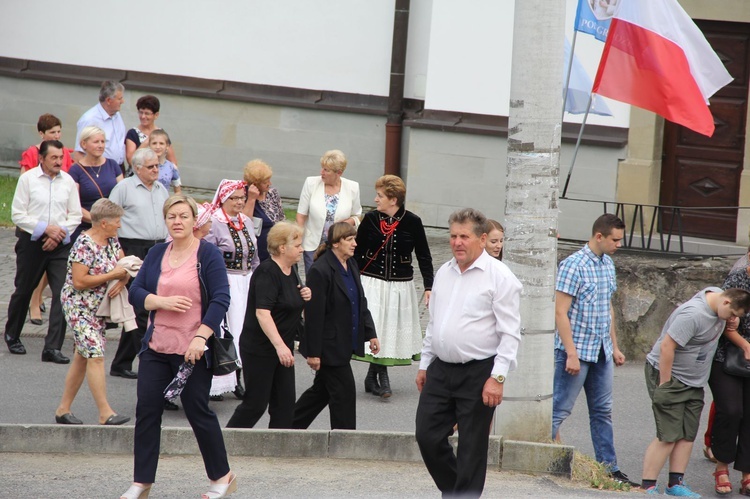 Błogosławieństwo kaplicy cmentarnej i odnowionych organów w Podegrodziu