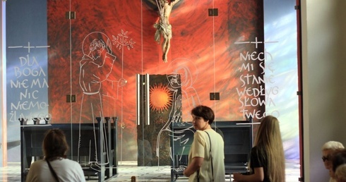 Bogu nigdy nie znudzi się szukanie nas w najciemniejszych zakątkach naszego człowieczeństwa