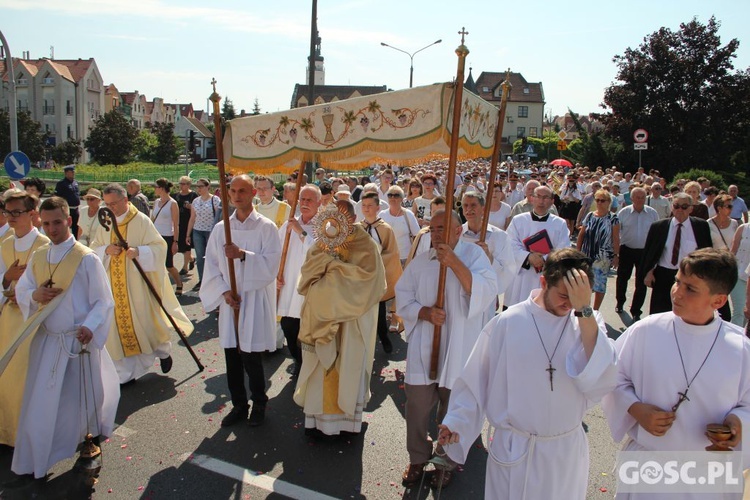 Procesja Bożego Ciała na ulicach Głogowa