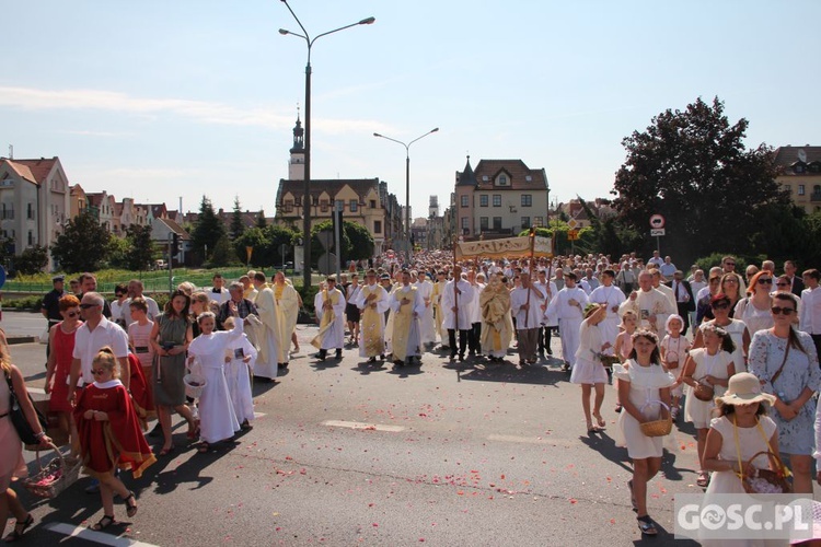 Procesja Bożego Ciała na ulicach Głogowa