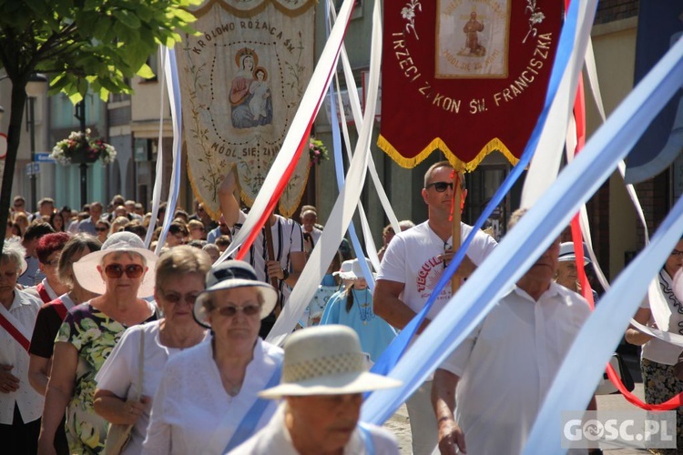 Procesja Bożego Ciała na ulicach Głogowa