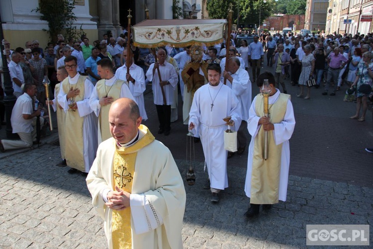 Procesja Bożego Ciała na ulicach Głogowa