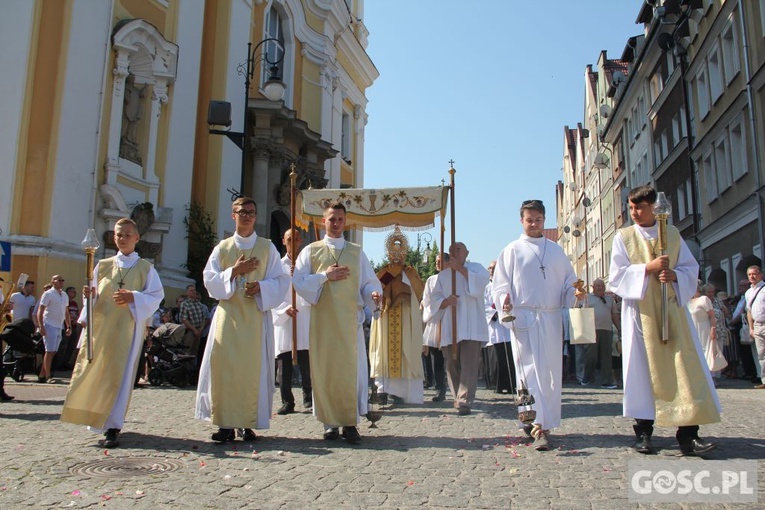 Procesja Bożego Ciała na ulicach Głogowa