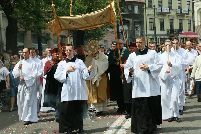 Procesja w centrum Lublina.