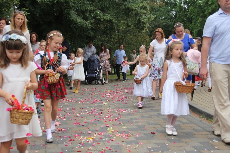 Procesja parafii Chrystusa Króla i św. Barbary