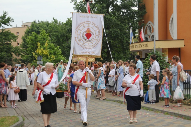 Procesja parafii Chrystusa Króla i św. Barbary