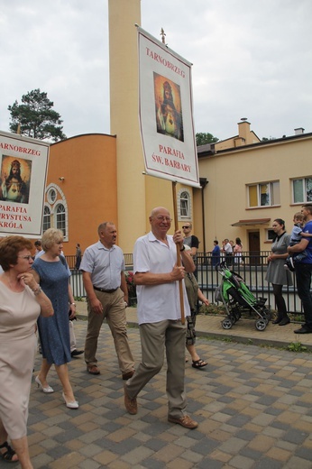 Procesja parafii Chrystusa Króla i św. Barbary