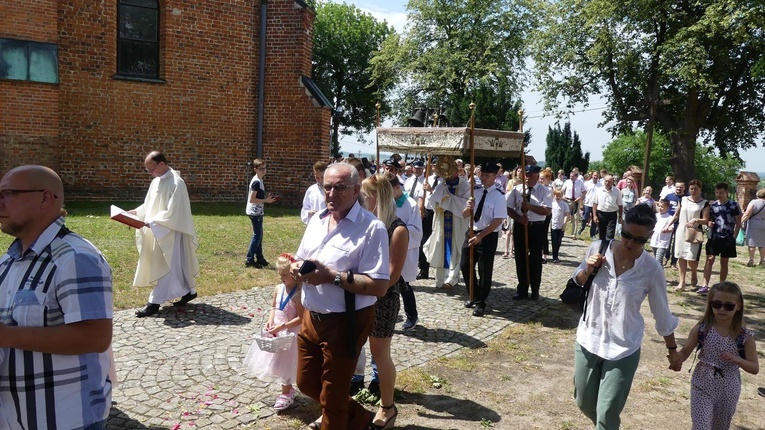 Procesja w Miechocinie