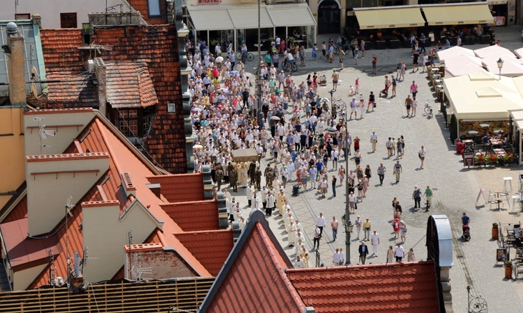 Centralna procesja Bożego Ciała we Wrocławiu 2019