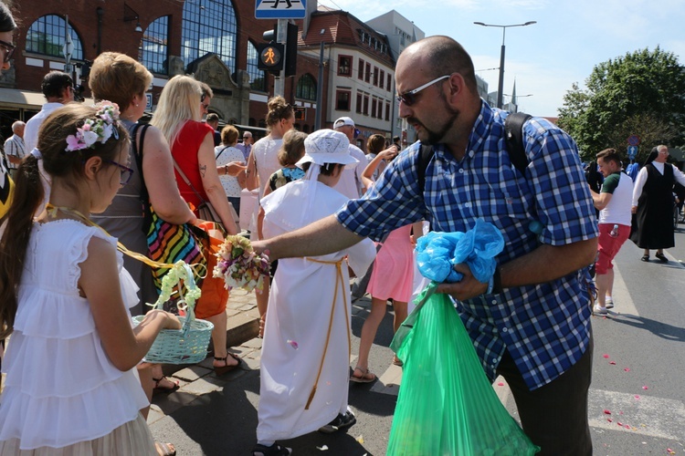 Centralna procesja Bożego Ciała we Wrocławiu 2019