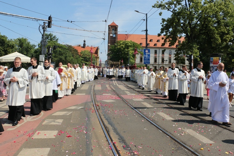 Centralna procesja Bożego Ciała we Wrocławiu 2019