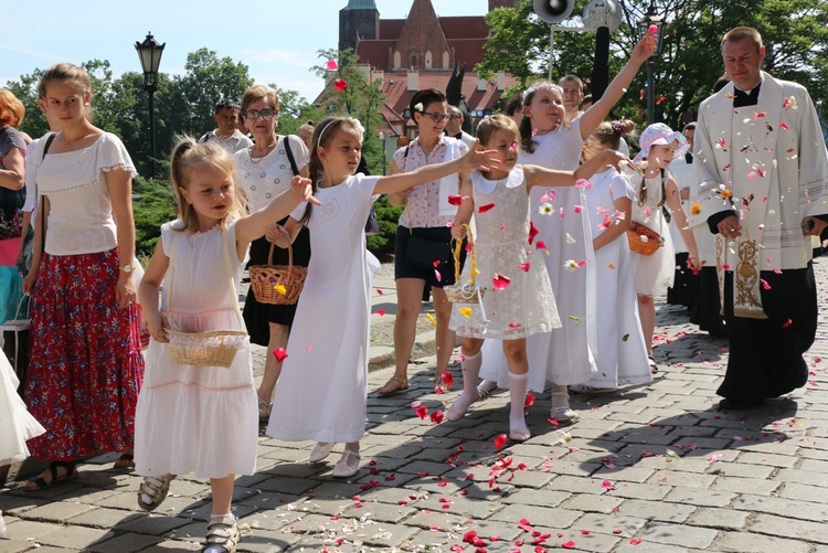 Centralna procesja Bożego Ciała we Wrocławiu 2019