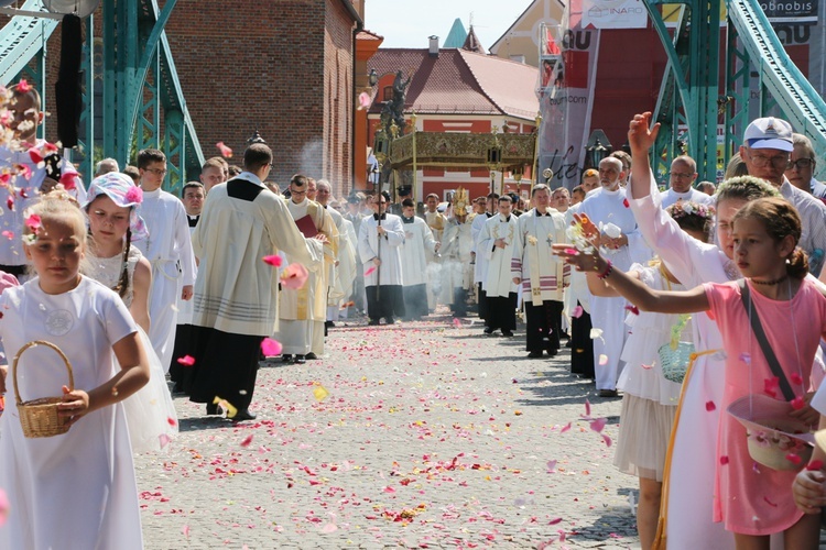 Centralna procesja Bożego Ciała we Wrocławiu 2019