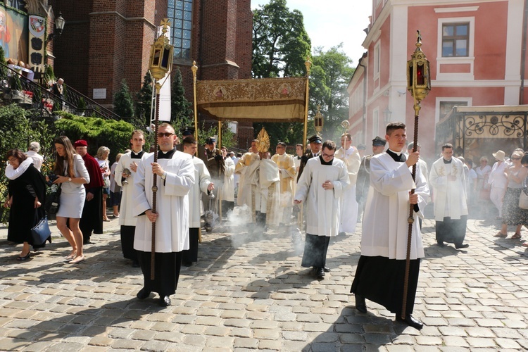 Centralna procesja Bożego Ciała we Wrocławiu 2019