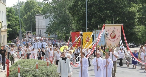 Wiara upodobań czy wiara Kościoła? Obchody Bożego Ciała w Koszalinie