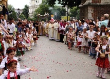 Abp Marek Jędraszewski zachęca duszpasterzy do organizacji procesji Bożego Ciała