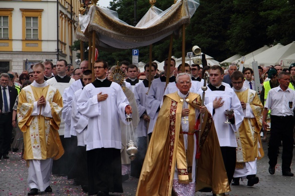 Abp Jędraszewski: Karta LGBT i instrukcje WHO uderzają w prawdę o człowieku, małżeństwie i rodzinie