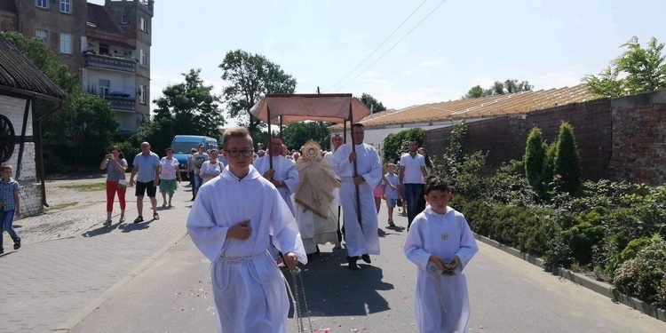 Procesja Bożego Ciała w Bytomiu Odrzańskim