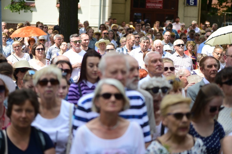 Olsztyn. Centralna procesja Bożego Ciała